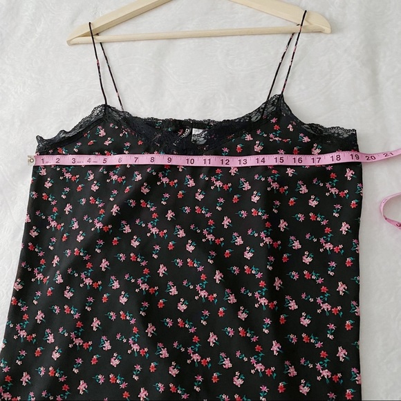 Ditsy Floral Lace Trim Camisole - Picture 4 of 8